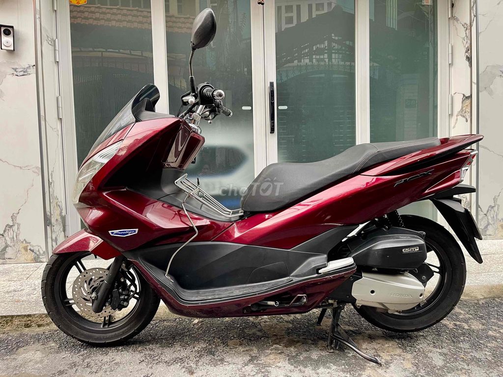Хонда PCX 2025 красная