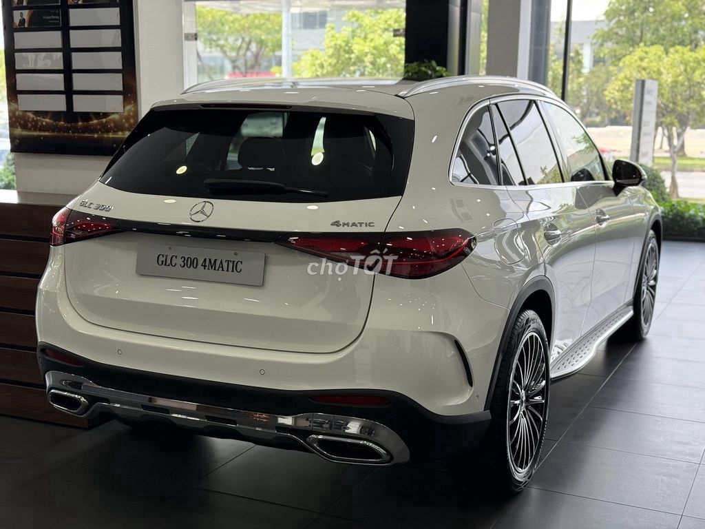 GLC 300 Trắng/Nâu | Giao ngay. Mua bán Ô tô tại Quận Ba Đình Hà Nội được đăng bởi Tuyết Nhung Mercedes hình 2