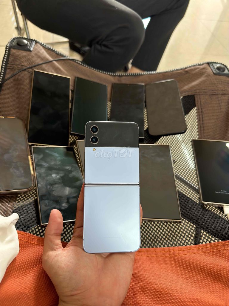 Samsung Galaxy Z Flip4 512GB Tím. Mua bán Điện thoại tại Quận 5 Tp Hồ Chí Minh được đăng bởi Gia Bảo hình 1