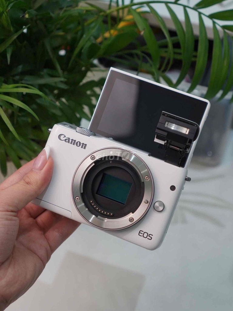 Máy ảnh Mirrorless Canon M10 Trắng 15-45mm. Mua bán Máy ảnh, Máy quay tại Quận Bình Thạnh Tp Hồ Chí Minh được đăng bởi Trâmm Annh hình 1