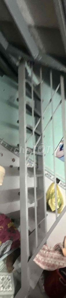 Cầu thang Kim loại Xám. Mua bán Nội thất, đồ gia dụng khác tại Huyện Nhà Bè Tp Hồ Chí Minh được đăng bởi Diễm Thuý hình 1