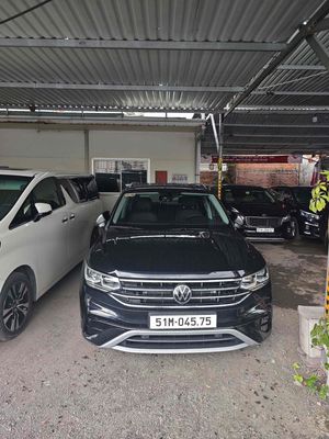 Bán gấp Volkswagen Tiguan 2025 Đen 10373 km