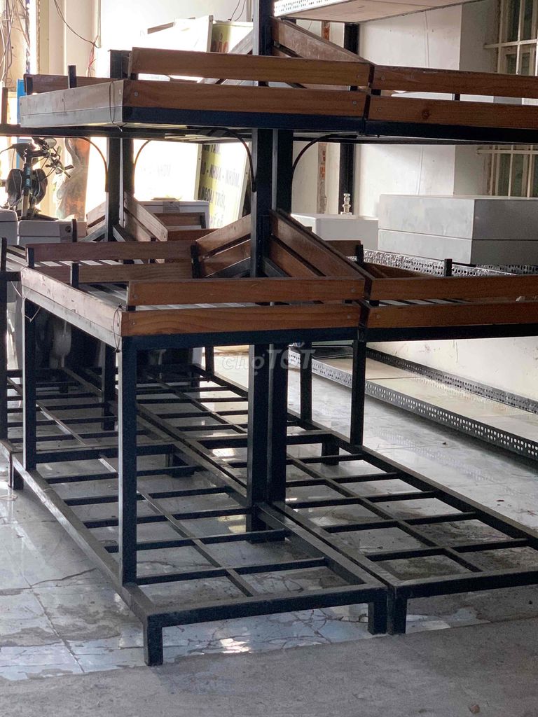 Kệ sắt 3 tầng 1m2. Mua bán Tủ, kệ gia đình tại Thành phố Vũng Tàu Bà Rịa - Vũng Tàu được đăng bởi mua bán hàng thanh lý giá rẻ hình 1