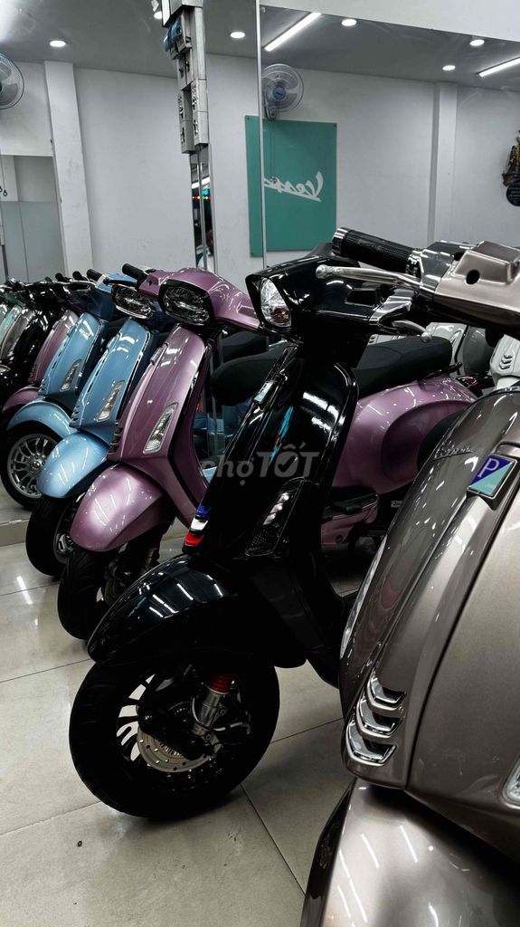Vespa Sprint hồng Porsche. Mua bán Xe máy tại Quận Phú Nhuận Tp Hồ Chí Minh được đăng bởi VESPA  PIAGGIO BẢO HƯNG Vespa cũ trả góp  hình 15