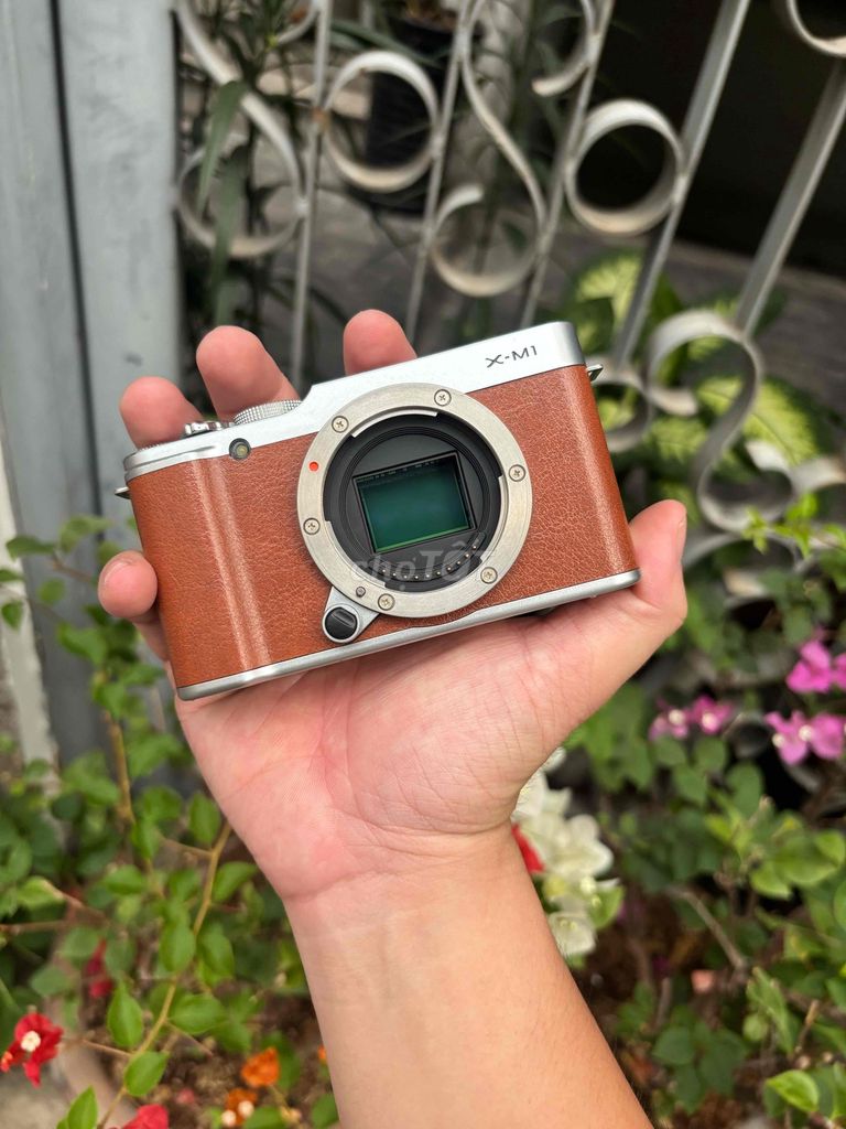 Máy ảnh Fujifilm X-M1 Nâu, Bạc. Mua bán Máy ảnh, Máy quay tại Quận Phú Nhuận Tp Hồ Chí Minh được đăng bởi Lam Vy  hình 1