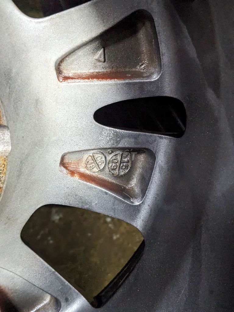 Mâm xe Toyota Innova 2015 Hợp kim Bạc. Mua bán Phụ tùng xe tại Huyện Định Quán Đồng Nai được đăng bởi Nguyen Thanh Tu hình 6