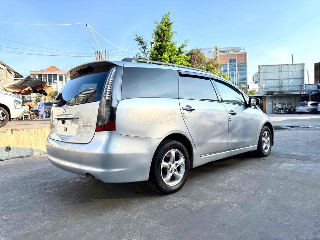 Mitsubishi Grandis 2005 2.4 AT - 127000 km