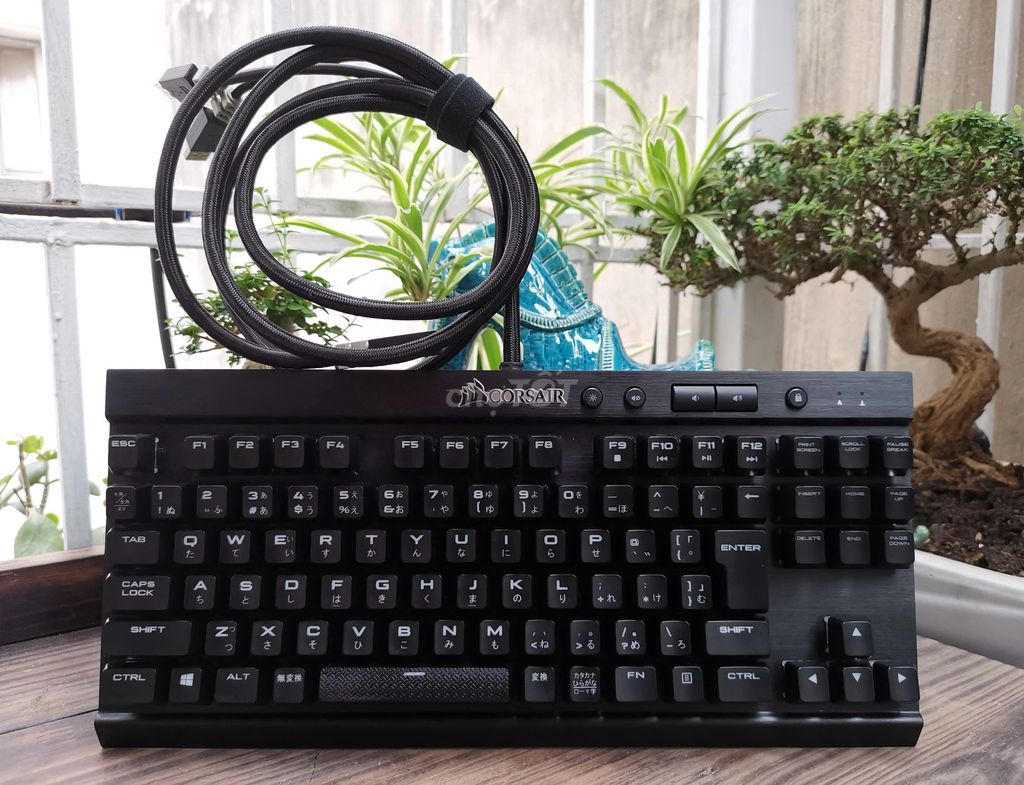 Bàn phím cơ Corsair K65 LUX RGB Đen. Mua bán Phụ kiện (Màn hình, Chuột...) tại Quận Hai Bà Trưng Hà Nội được đăng bởi Kapa2H208 hình 1