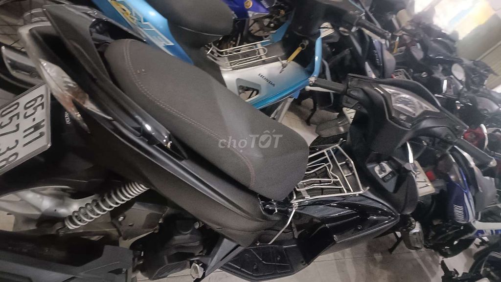 Honda Air Blade 2014 Đen. Mua bán Xe máy tại Quận Bình Tân Tp Hồ Chí Minh được đăng bởi cửa hàng xe máy cũ Tiến phát chuyên bán góp trả trước 0 đồng hình 2