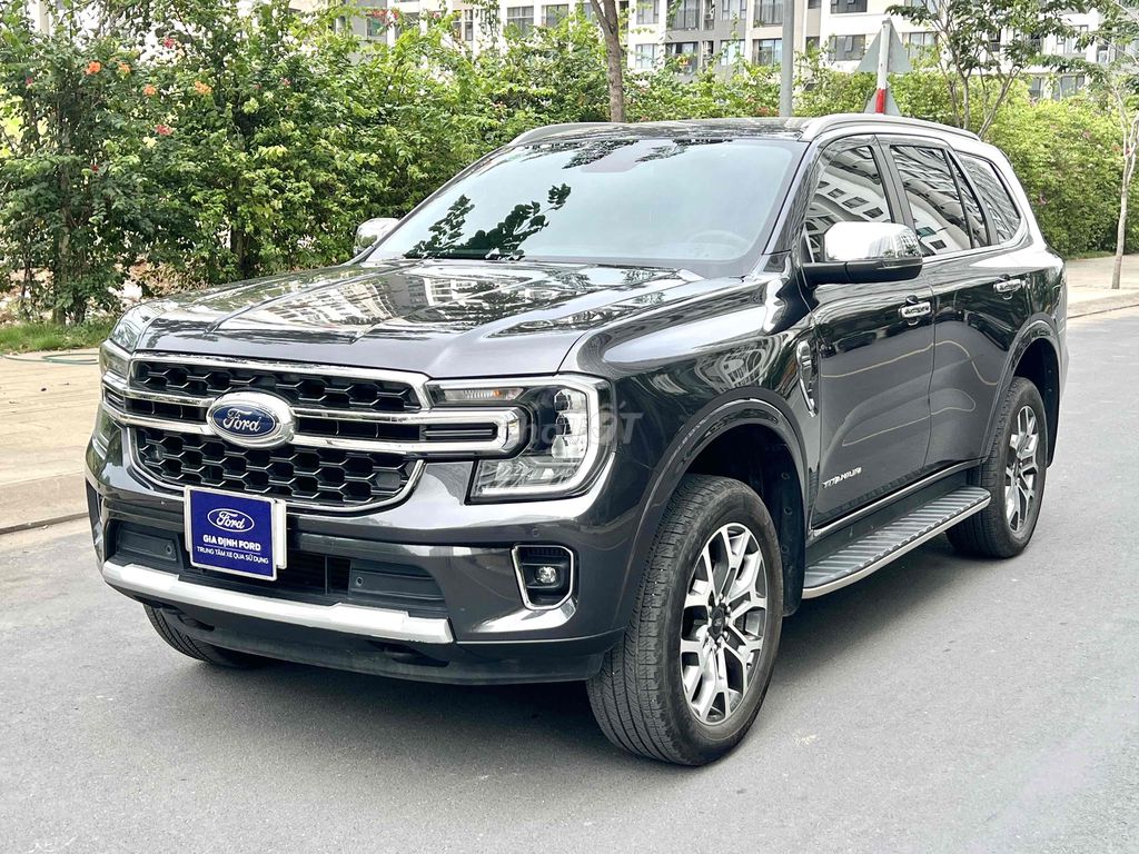 Cần Bán Everest Titanium 2022 - chất xe rất đẹp