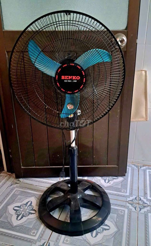Quạt đứng cao SENKO. Mua bán Quạt tại Quận 4 Tp Hồ Chí Minh được đăng bởi Khánh Ngân hình 1