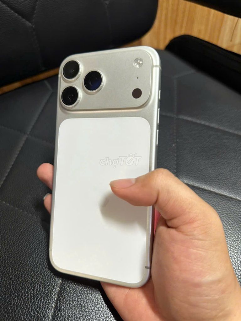 Apple iPhone 17 Pro Max 256GB Bạc. Mua bán Điện thoại tại Thành phố Buôn Ma Thuột Đắk Lắk được đăng bởi Huy Nguyễn hình 1