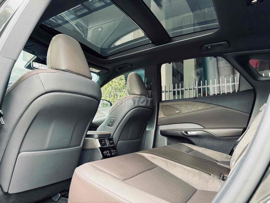 Lexus Rx350 Luxury 2023 siêu lướt 8.000Km ĐẸP. Mua bán Ô tô tại Quận 1 Tp Hồ Chí Minh được đăng bởi Lưu Thế Hoàng hình 9