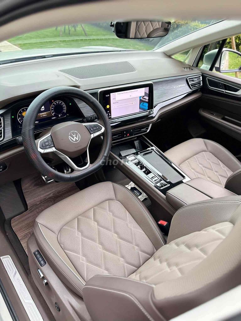 Volkswagen Viloran Luxury 2025 серебристый 10 тыс. км