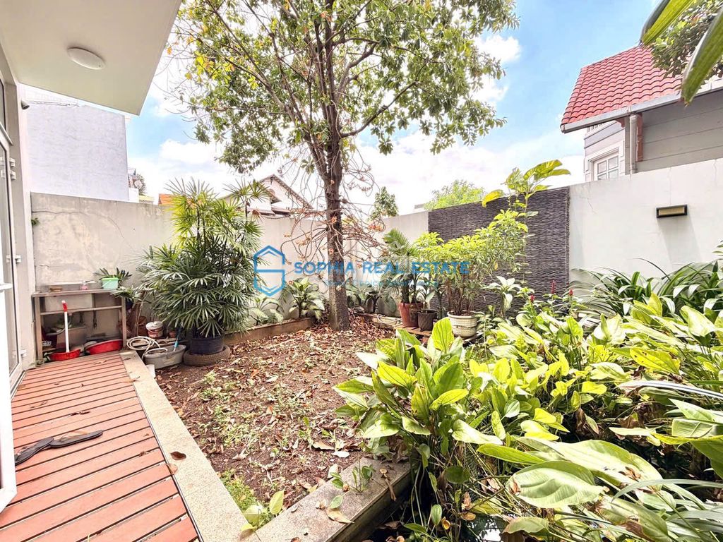 🔥 CHO THUÊ VILLA NGUYỄN VĂN HƯỞNG, | HẦM 3 TẦNG 5PN| FULL NT 3.200 USD
