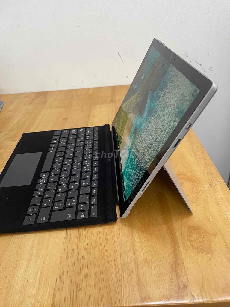 Microsoft Surface Pro 5 i5 8GB/256GB Bạc. Mua bán Máy tính bảng tại Quận Tân Bình Tp Hồ Chí Minh được đăng bởi bích tuyền hình 1