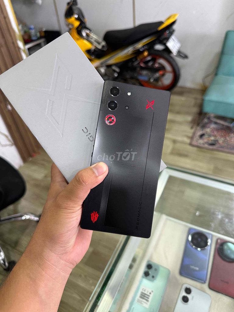 Redmagic 10s Pro 256GB Đen Snapdragon 8 Elite. Mua bán Điện thoại tại Thành phố Tây Ninh Tây Ninh được đăng bởi Công Minh Mobile hình 1