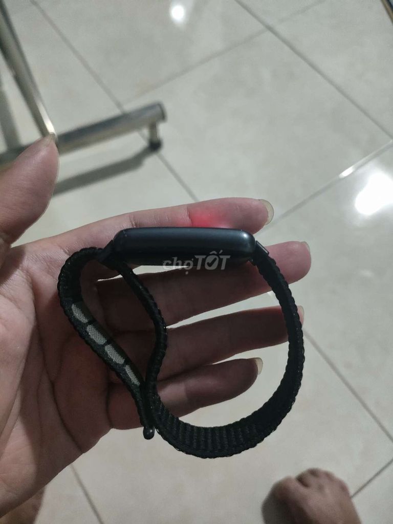 Bán Huawei Band 7 kèm dây sạc nam châm và dây đeo