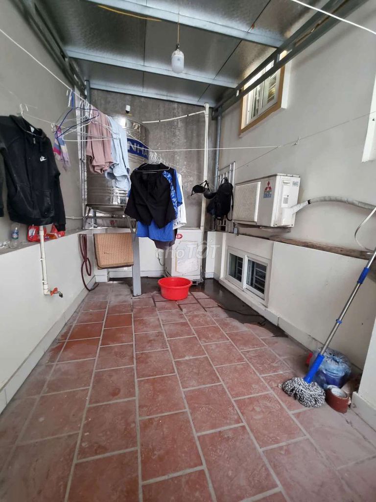 Комната с удобствами 12м² на улице Хоа Бан, Кау Джай