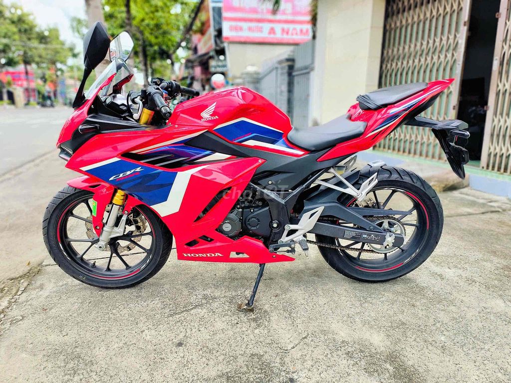 honda CBR150R odo 950km có bán góp. Mua bán Xe máy tại Thành phố Dĩ An Bình Dương được đăng bởi Dương ô tô motor bình dương hình 2