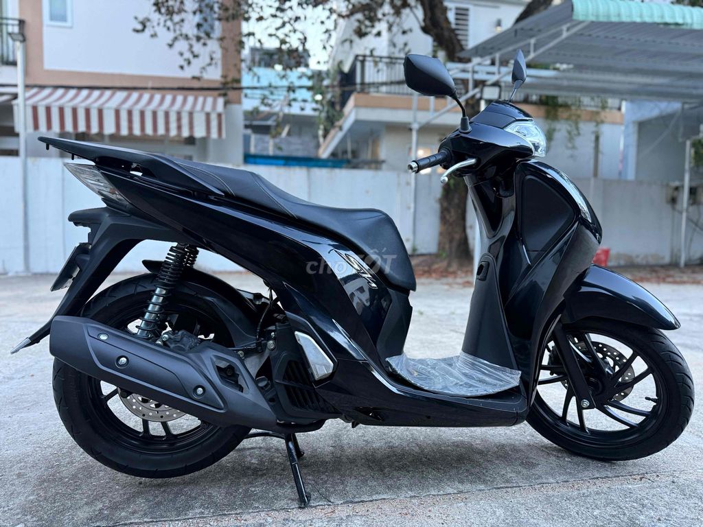 Honda SH 125 2016 Черный красивый автомобиль, тихий велосипед