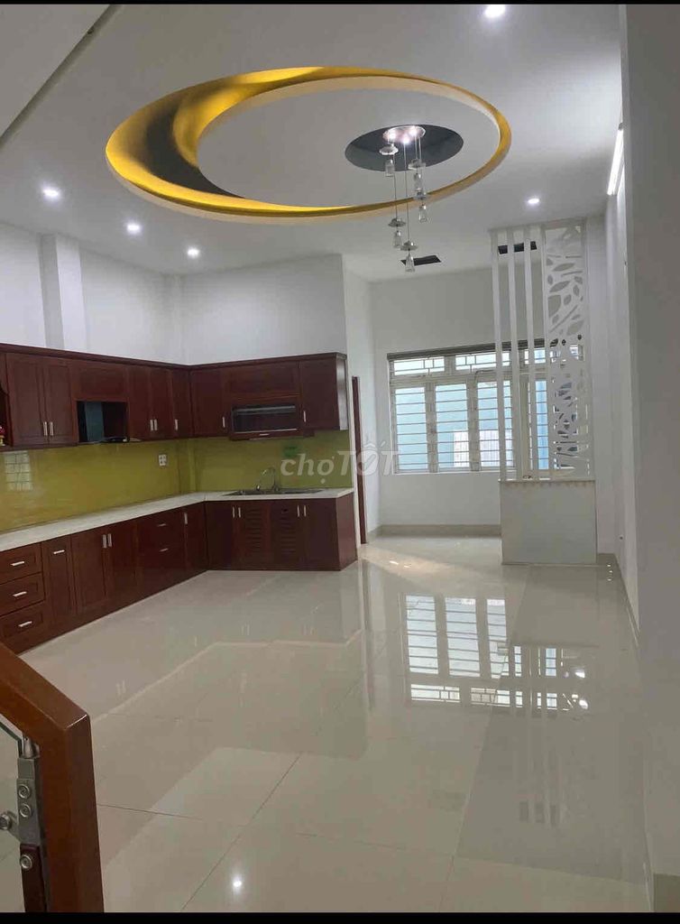 Cần cho thuê nhà 3 tầng MT Mẹ Thứ, Hòa Xuân đoạn sầm uất kinh doanh bu. Cho thuê văn phòng, mặt bằng kinh doanh tại Quận Cẩm Lệ Đà Nẵng được đăng bởi Anh Tuấn hình 1