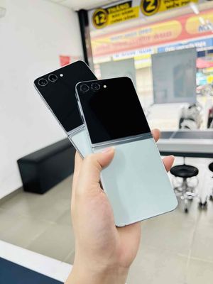 Samsung Z Flip 5 5G 2S VN Cặp Xanh Mint Cực Ngọt. Mua bán Điện thoại tại Thành phố Biên Hòa Đồng Nai được đăng bởi Mobile Di Động Biên Hoà