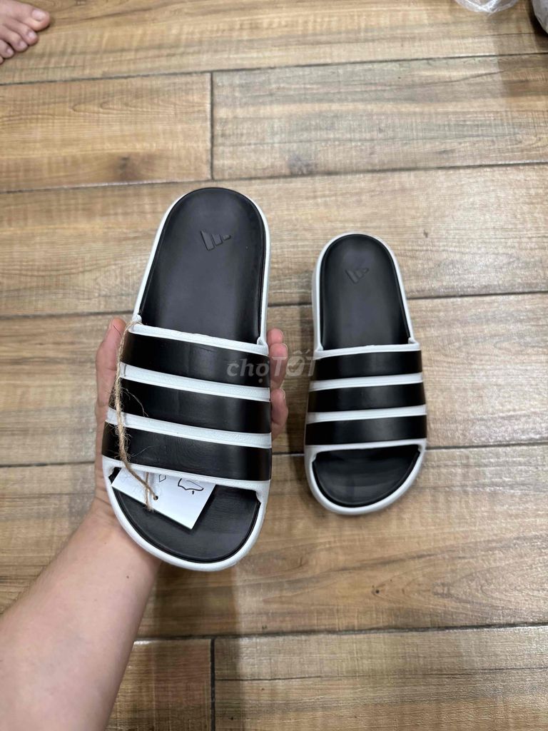 Dép lê Adidas Nam Đúc Đen trắng. Mua bán Giày dép tại Huyện Chương Mỹ Hà Nội được đăng bởi Nguyễn Thắng hình 1