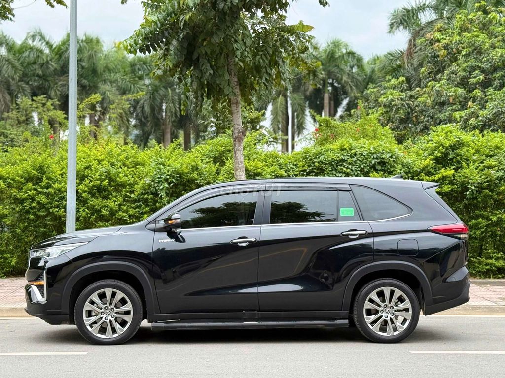 Toyota Innova Cross Hybrid 2025 Hybrid 14.000 km