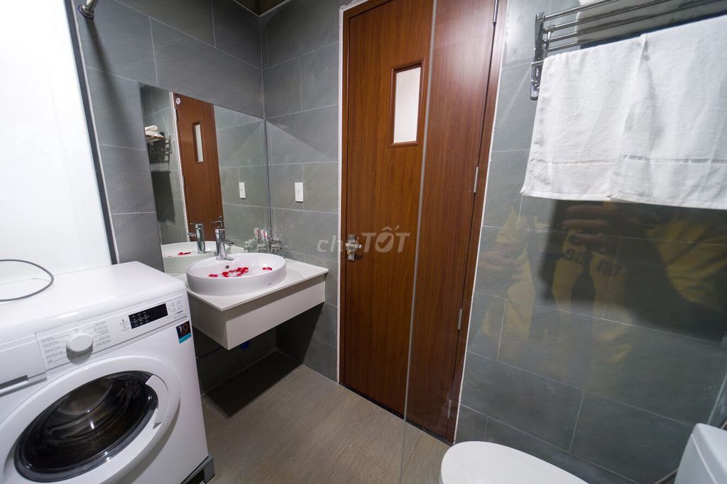 Quiet 1-bedroom apartment with balcony on Võ Nguyên Giáp — photo 4