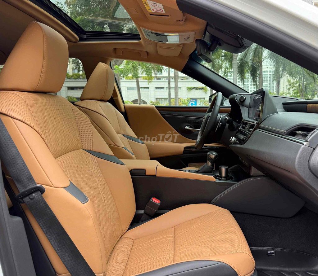 Lexus ES 2023 300H Xăng điện - 21000 km. Mua bán Ô tô tại Quận Gò Vấp Tp Hồ Chí Minh được đăng bởi Tuấn Tài hình 11