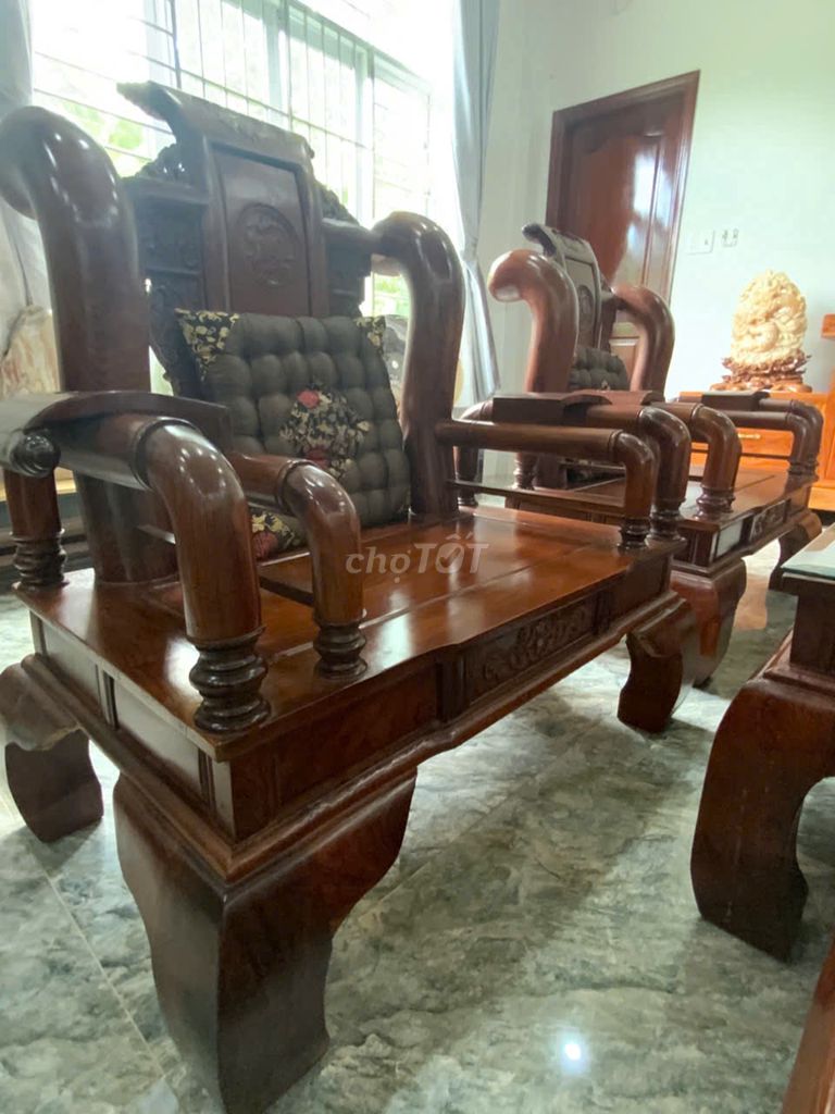 Bàn ghế phòng khách Gỗ tự nhiên; 6 món; tay 12. Mua bán Bàn ghế tại Huyện Thạnh Trị Sóc Trăng được đăng bởi Nguyễn Phong hình 1
