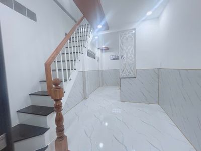 QUÁ HIẾM: 3 TẦNG MỚI KENG SÁT HXH - KỀ ĐH NGÂN HÀNG - CHỐT NHANH