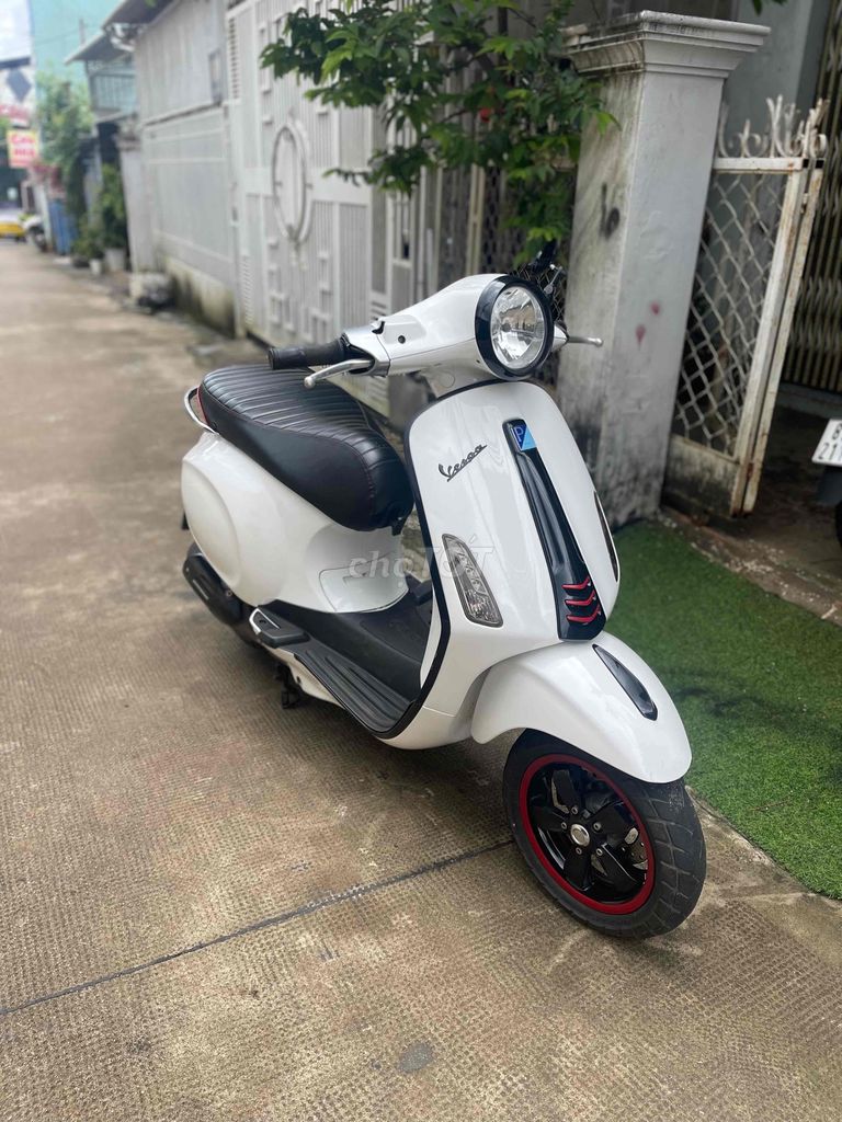 vespa 2015 như mới chỉ đổ xăng chạy. Mua bán Xe máy tại Thành phố Pleiku Gia Lai được đăng bởi Bích Phượng  hình 5