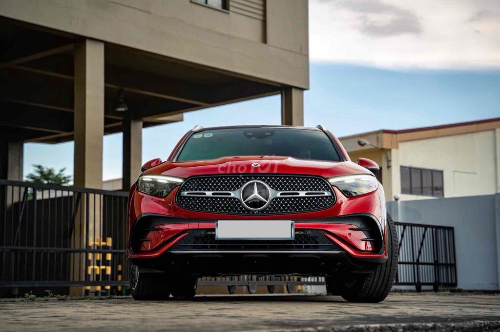 GLC300 4Matic All New - 9000 km - 2tỷ2 là LẤY. Mua bán Ô tô tại Quận 1 Tp Hồ Chí Minh được đăng bởi Lưu Thế Hoàng hình 1