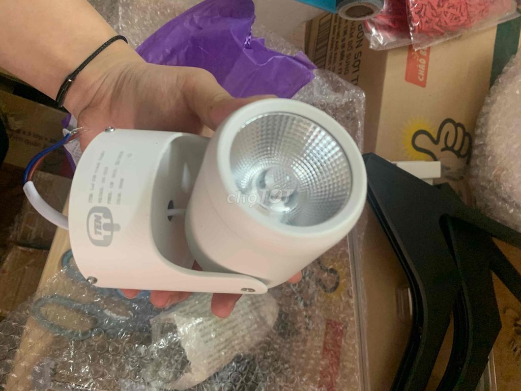 Đèn rọi Trắng 180 độ Mới. Mua bán Đèn tại Quận Ba Đình Hà Nội được đăng bởi Windy Vu hình 1