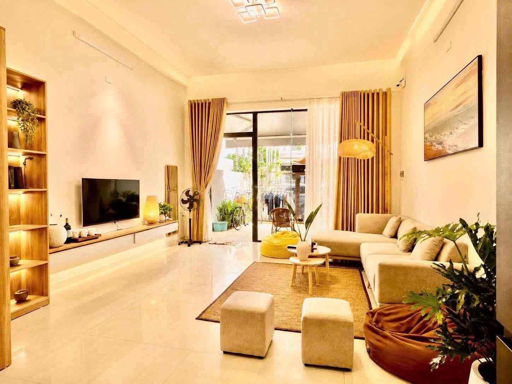 Аренда · 3 комн. · 100 м² · Quận Ngũ Hành Sơn, ул. Đường Lý Văn Phức