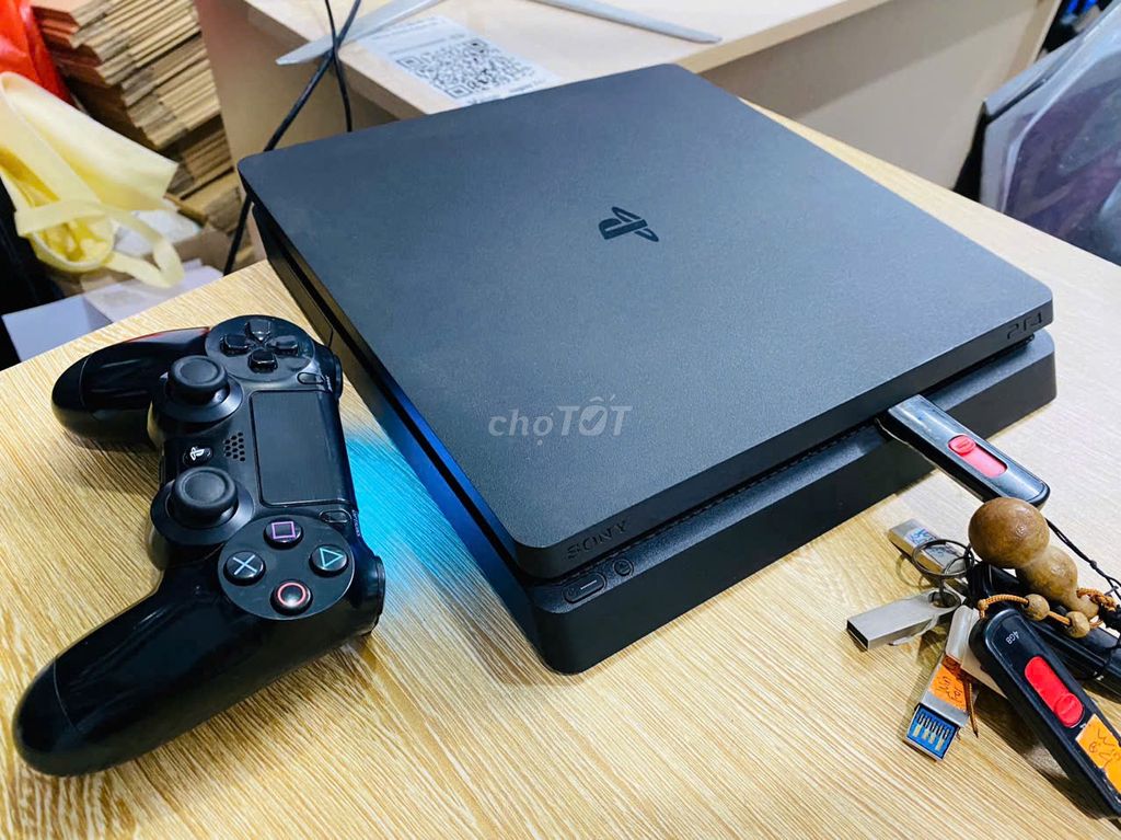 PS4 SLIM 1TB MODEL 2218B KÈM ĐĨA PES 20 ĐÃ UPDATE