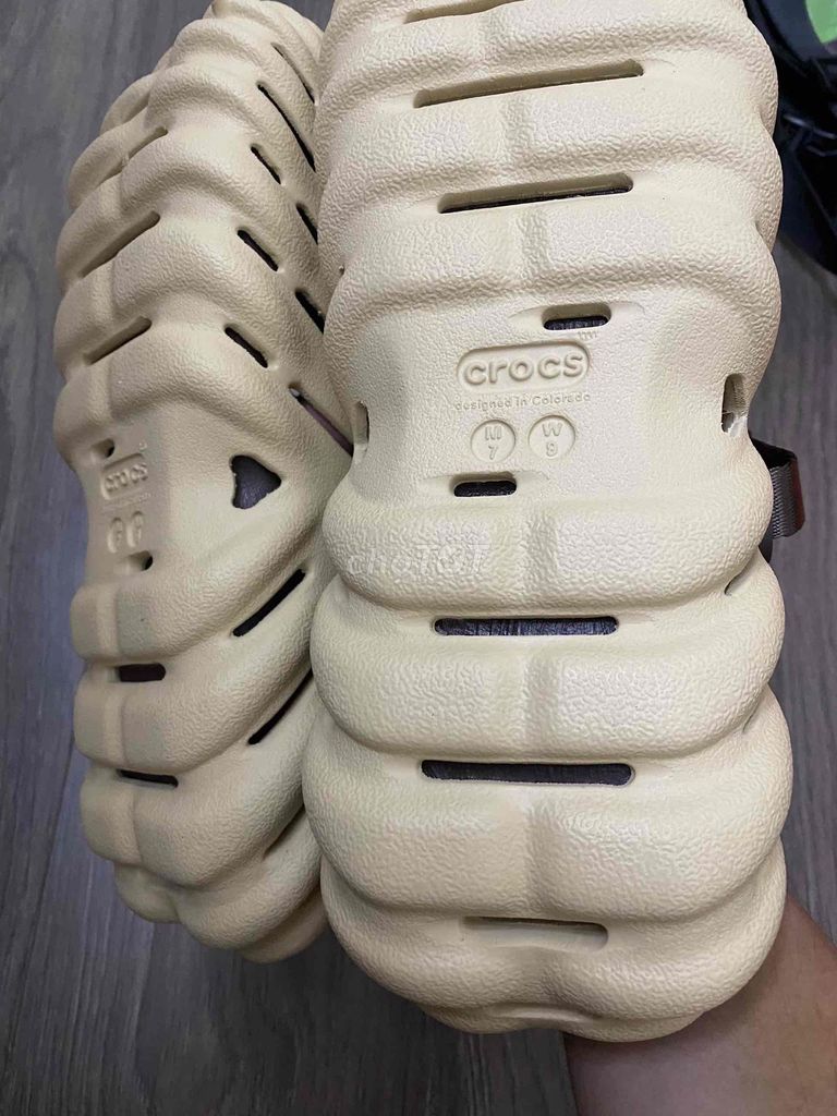 Dép crocs size M7 chính hãng. Mua bán Giày dép tại Quận Tân Bình Tp Hồ Chí Minh được đăng bởi Anh Võ hình 2