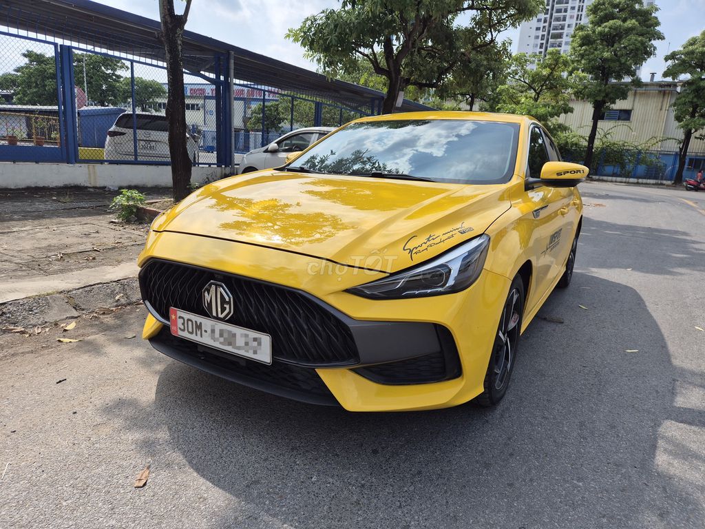 MG MG5 Роскошь 1,5 атм 2022 года, золото