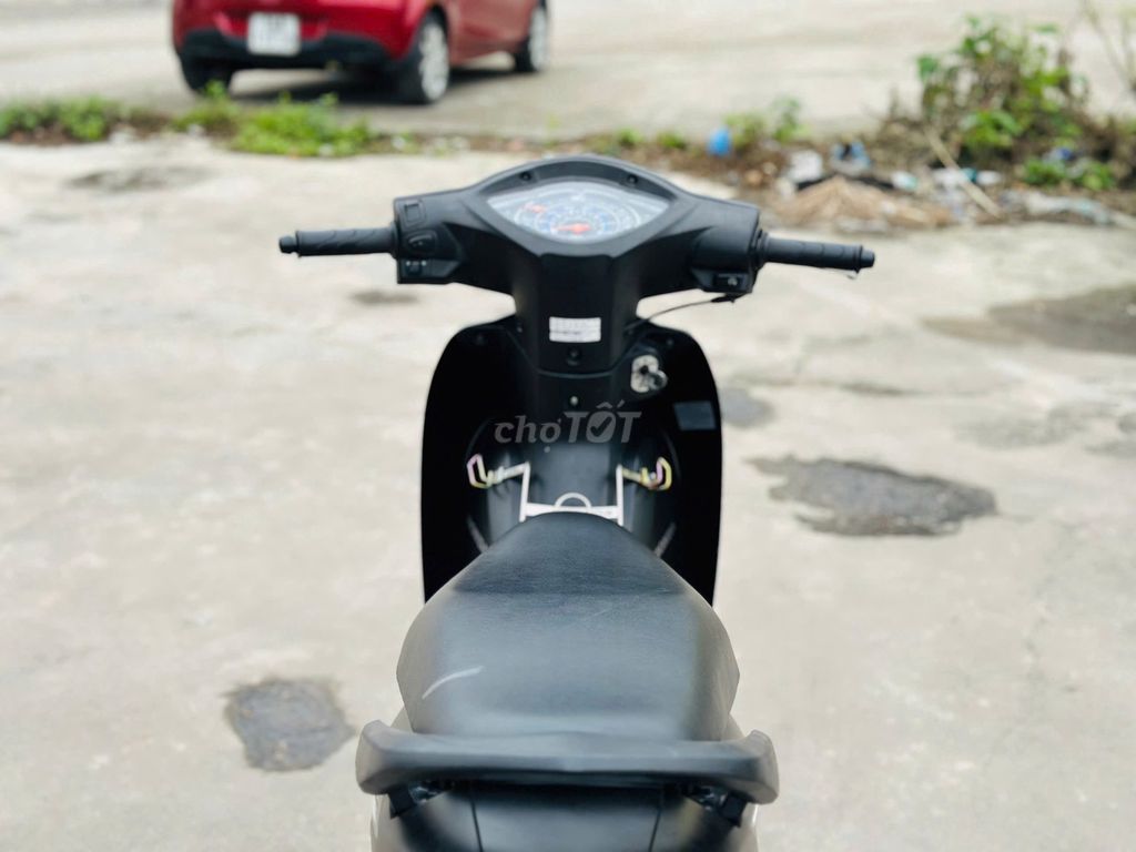 HONDA WAVE A 110 ĐEN NHÁM CHÍNH CHỦ XE MỚI 99%. Mua bán Xe máy tại Quận Cầu Giấy Hà Nội được đăng bởi Hà Thanh hình 4