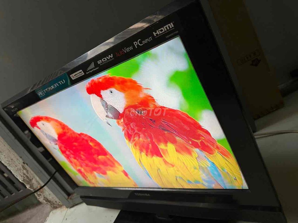 Bán TV TOSHIBA 24in mỏng nguyên zin đẹp long lanh.