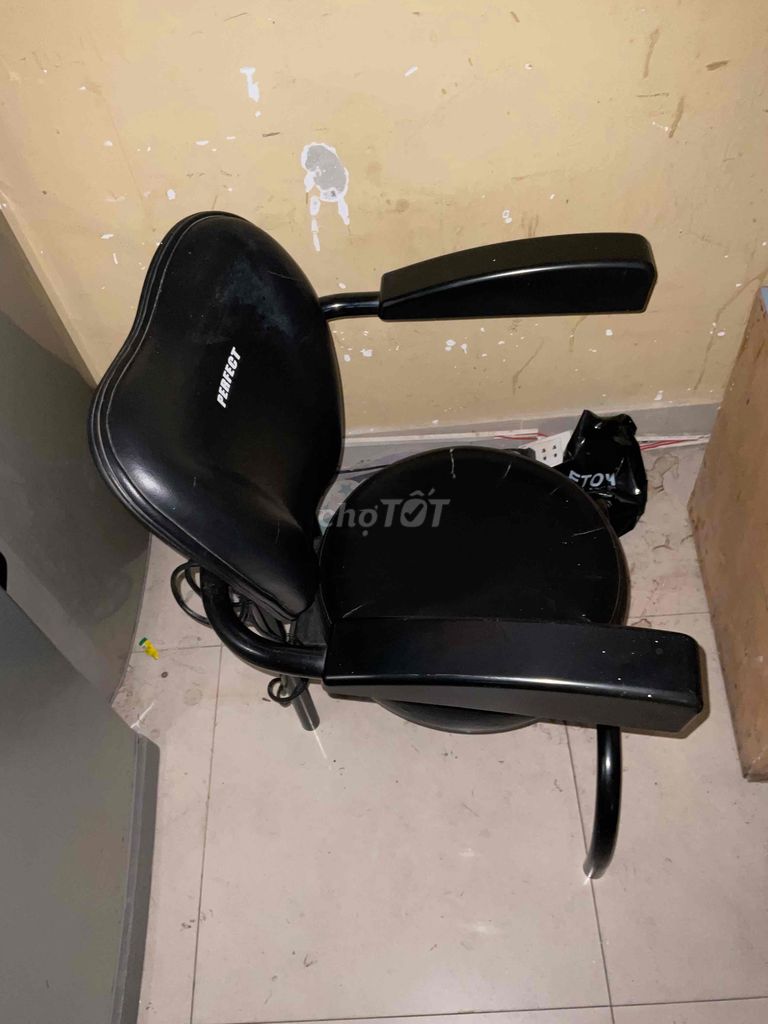 Cần bán gấp ghế massage. Mua bán Bàn ghế tại Quận 7 Tp Hồ Chí Minh được đăng bởi Nguyễn Minh hình 2