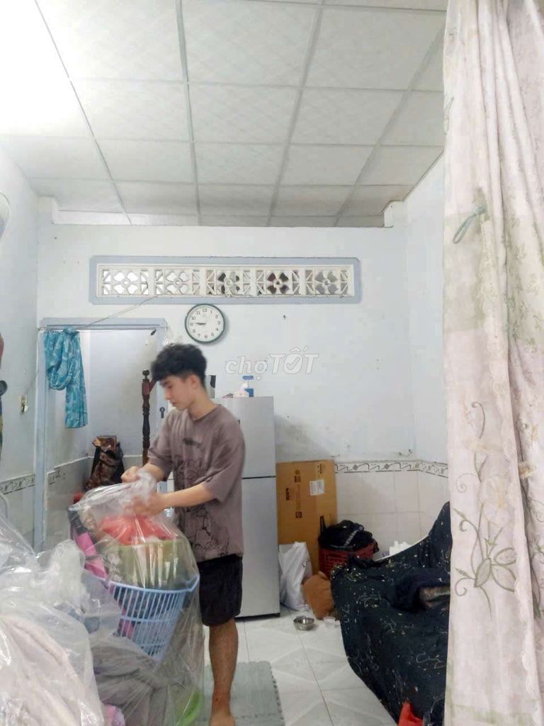 Giá 4tr3 hẻm 256 phan huy ích 1pn2wc