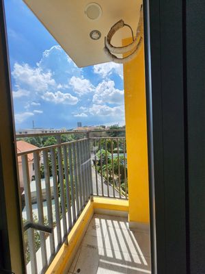 Bán căn góc 2PN The East Gate, 72.6m2, sổ hồng cầm tay