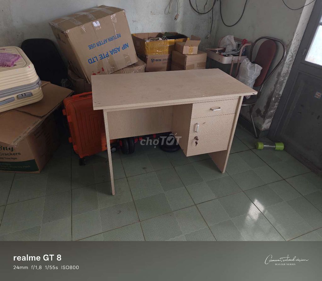 Bàn gỗ 2 ngăn tủ 100x50x75cm. Mua bán Bàn ghế tại Quận Liên Chiểu Đà Nẵng được đăng bởi Nguyễn Anh hình 1