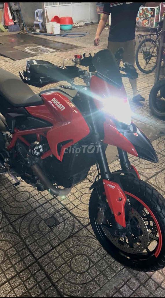 Ducati Hypermotard 821 Đỏ. Mua bán Xe máy tại Quận Bình Tân Tp Hồ Chí Minh được đăng bởi Minh Chánh hình 2