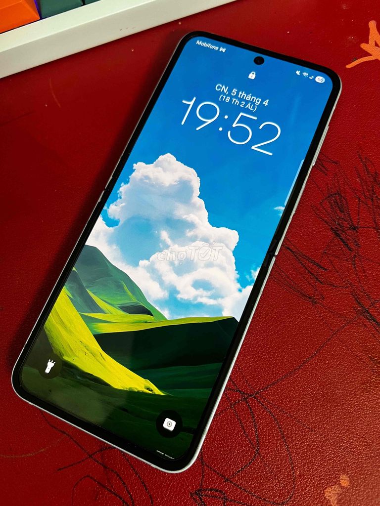 Samsung Galaxy Z Flip6 256GB Bạc. Mua bán Điện thoại tại Quận 6 Tp Hồ Chí Minh được đăng bởi Tiến Long hình 1