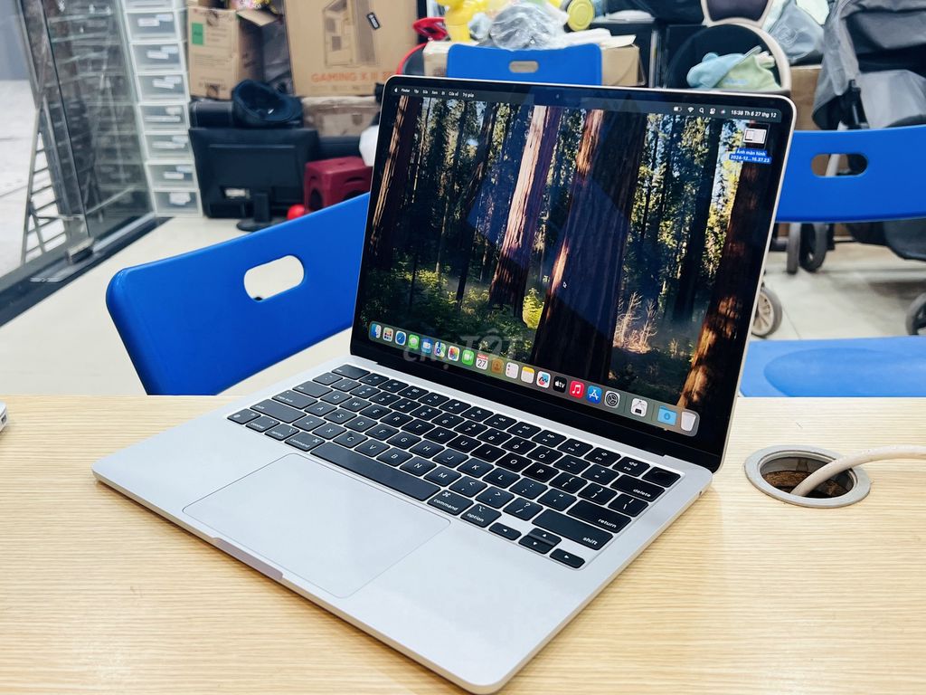 E bán MACBOOK AIR M2 8/256GB CHÍNH HÃNG BH DÀI