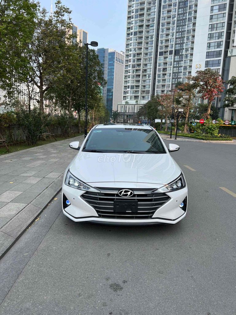 Hyundai Elantra 2021 2.0 AT - 30000 km